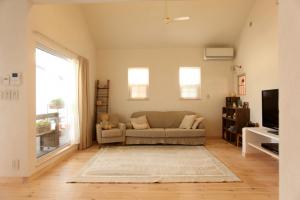 奥さまのセンスが感じられる素敵なリビング。