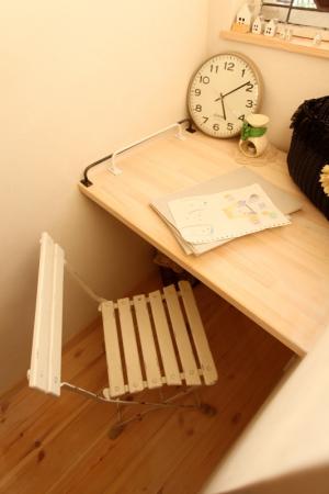 ちょっとしたコーナーに設けた奥さまスペース。便利ですね。