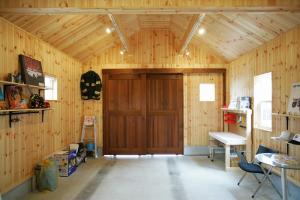 ガレージにはご主人の趣味を詰め込んで。男性の方には憧れの空間ですね。