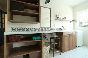 パントリールームに造作の手洗収納を製作しまし