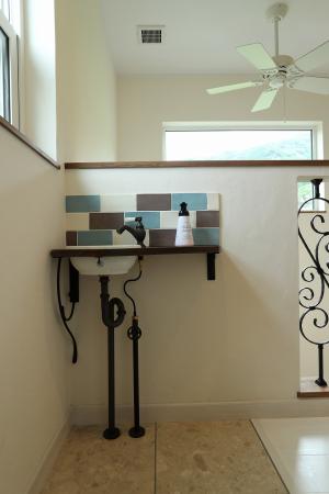 2階にも手洗コーナーを造作しました