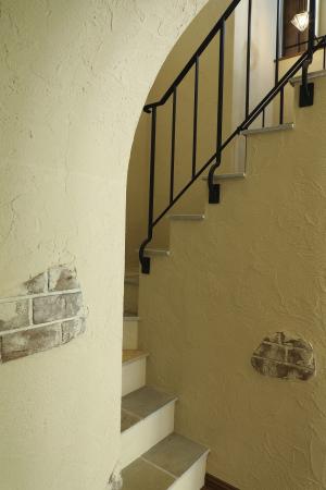 ストーンもラム色で落ち着きが感じられます